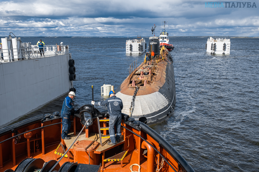 How the first Soviet nuclear submarine was loaded onto the Atlant barge to be sent to the museum - news, Russia, Kronstadt, the USSR, Nuclear submarine, Longpost, Museum