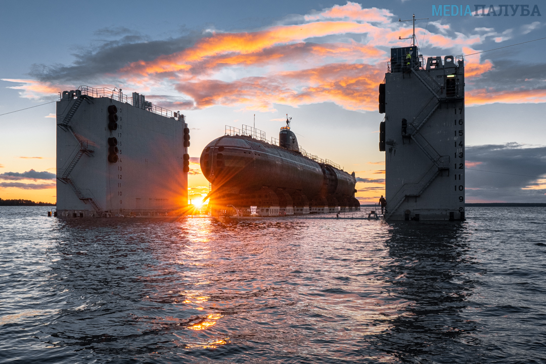 How the first Soviet nuclear submarine was loaded onto the Atlant barge to be sent to the museum - news, Russia, Kronstadt, the USSR, Nuclear submarine, Longpost, Museum