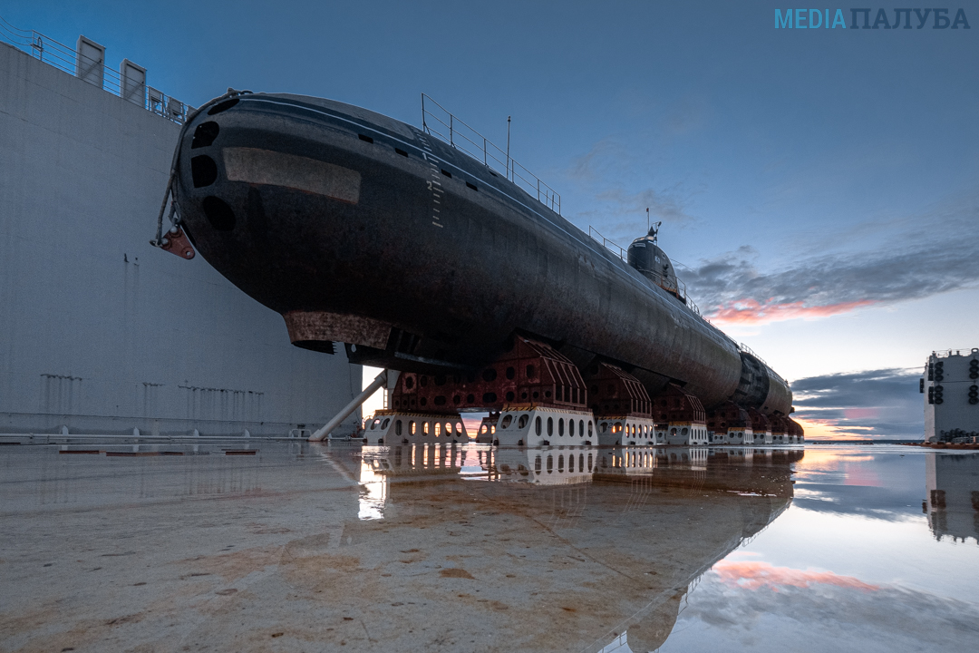 How the first Soviet nuclear submarine was loaded onto the Atlant barge to be sent to the museum - news, Russia, Kronstadt, the USSR, Nuclear submarine, Longpost, Museum