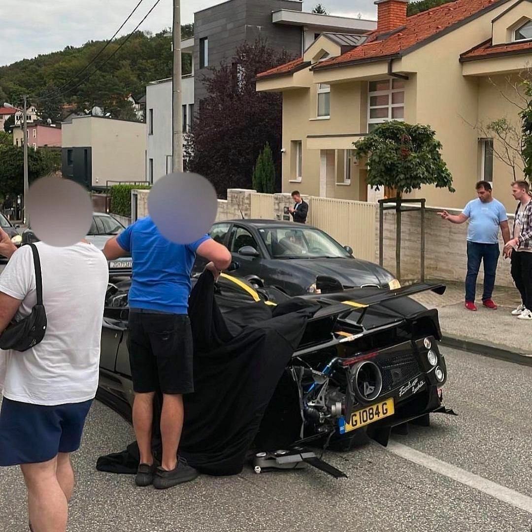 In Croatia, an exclusive Pagani supercar worth $17 million got into an accident - Crossposting, Pikabu publish bot, Longpost, Croatia, Road accident, Pagani, The photo, Supercar