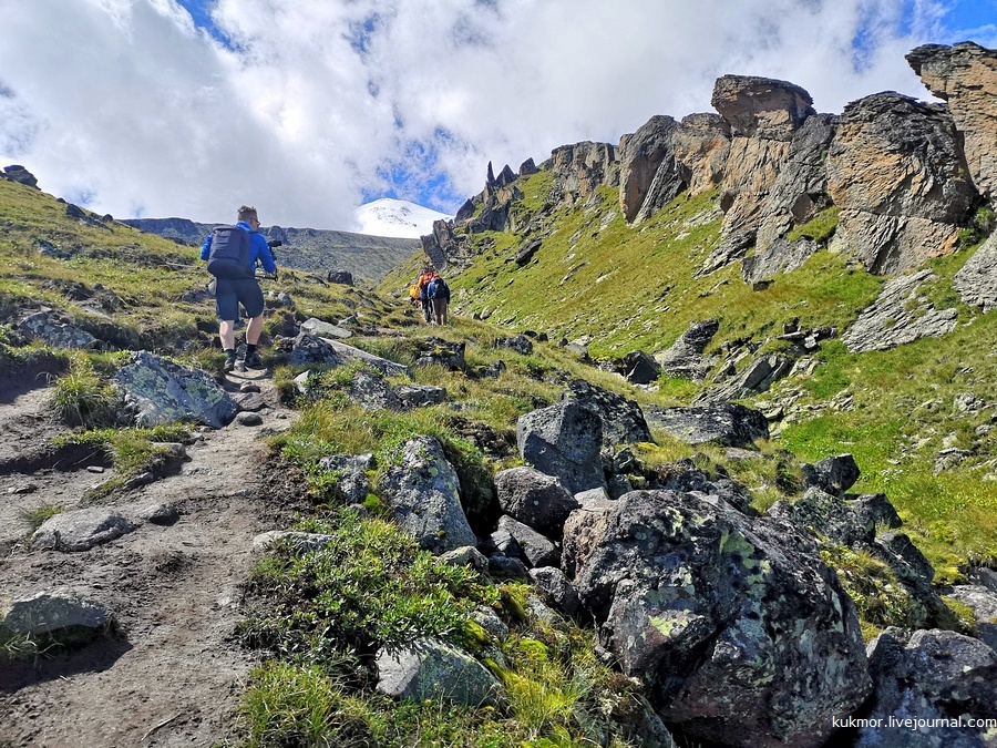 We went from 2500m to 3750m and back along the northern slope of Elbrus - My, The mountains, Elbrus, The photo, Climbing, Tourism, Caucasus, Acclimatization, Kukmor, Longpost, Travels