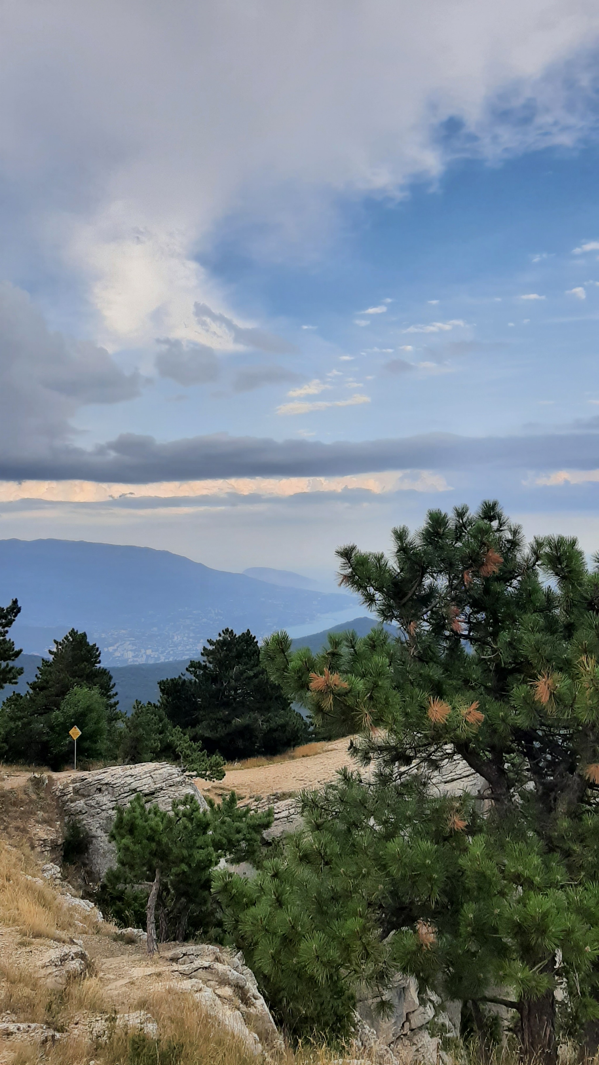 На Ай-Петри - Моё, Крым, Ай-Петри, Горы, Ялта, Красота, Природа, Небо, Фотография, Без фильтров, Длиннопост, Море