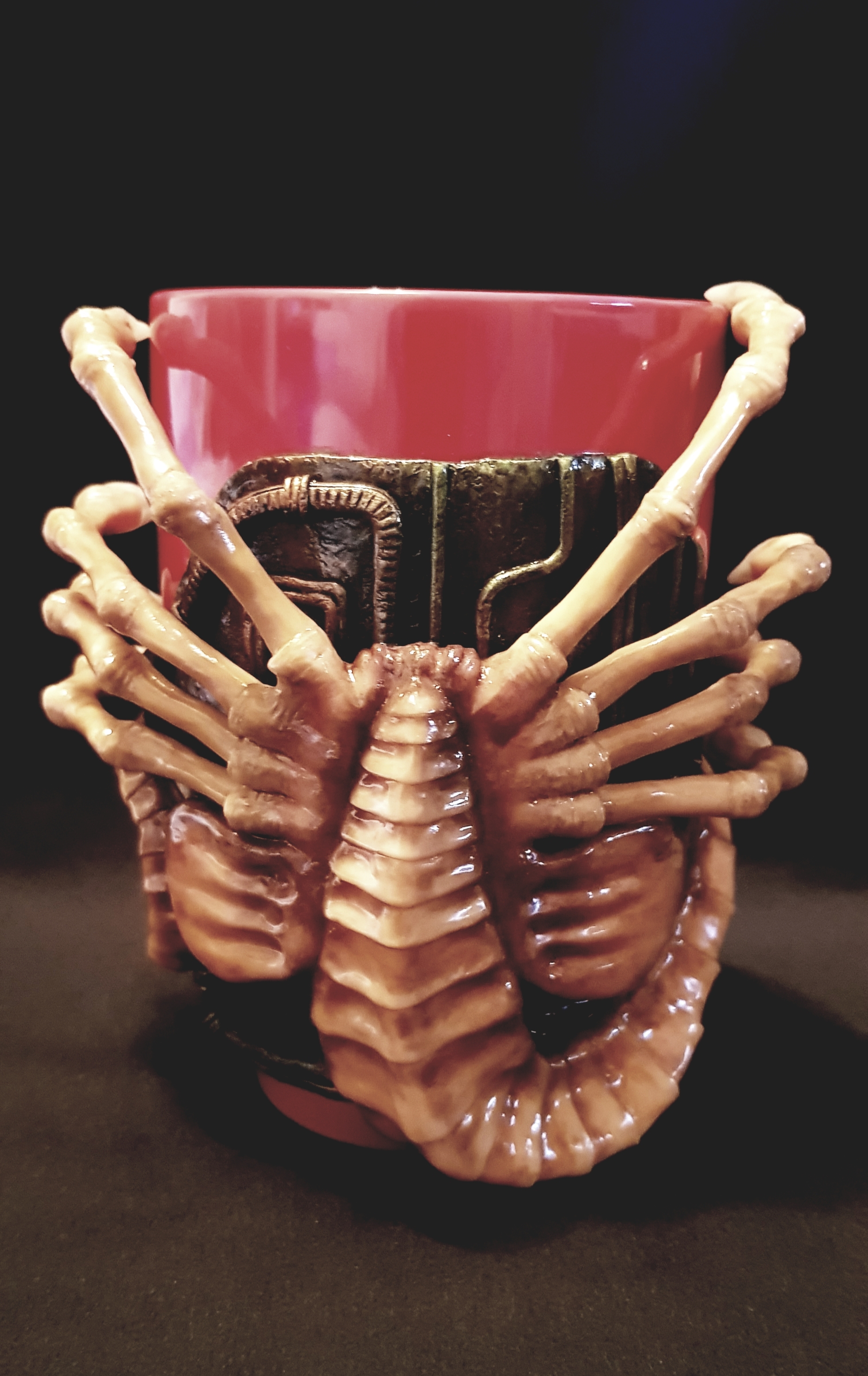 Mug with polymer clay decor Facehugger - My, Mug with decor, Polymer clay, Stranger, Face grabber, Handmade, Horror, Longpost, Needlework without process