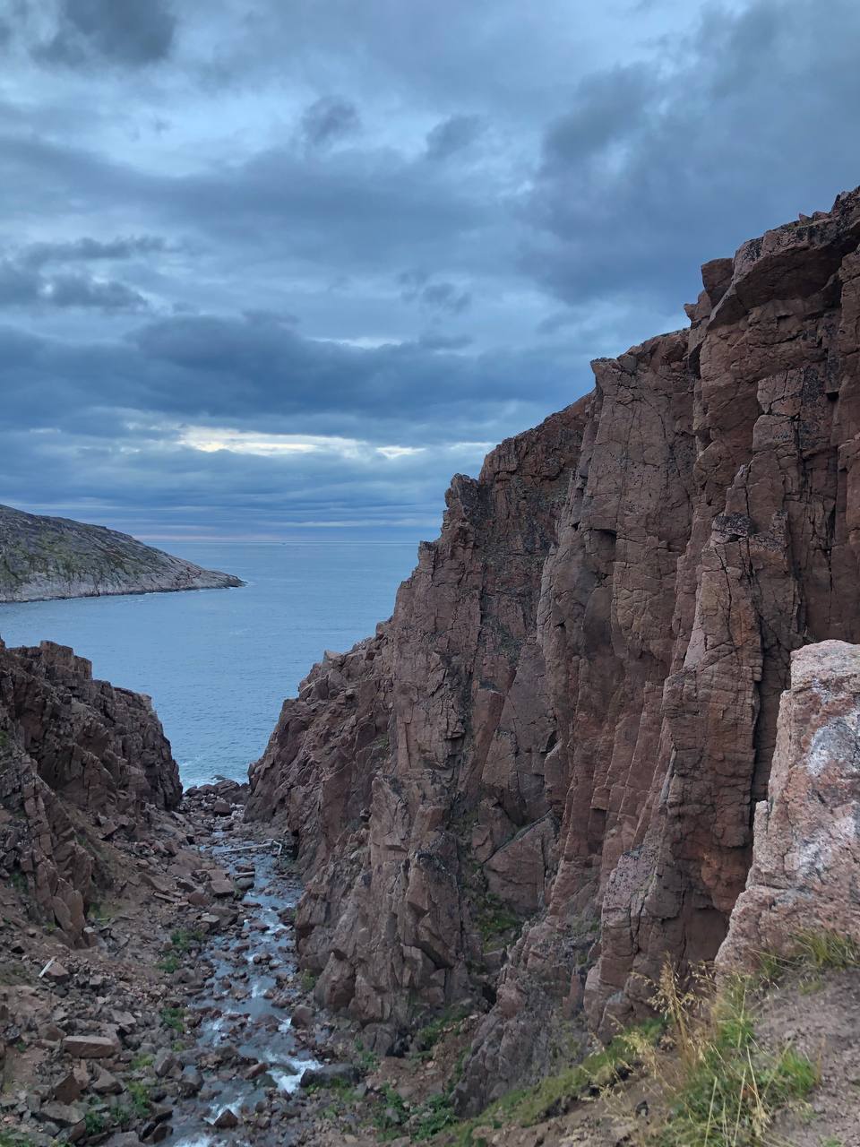 Journey to Teriberka - My, The photo, Nature, Russia, The nature of Russia, The rocks, Waterfall, Teriberka, Sea, River, Lake, Sky, Shore, Mobile photography, Murmansk region, Berries, Landscape, beauty, Travels, Travel across Russia, Longpost, beauty of nature