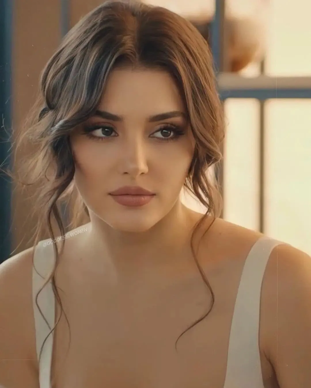 10 Cosas Sobre Hande Erçel La Actriz Que Hace De Eda Yıldız En Love Is In The Air Datos