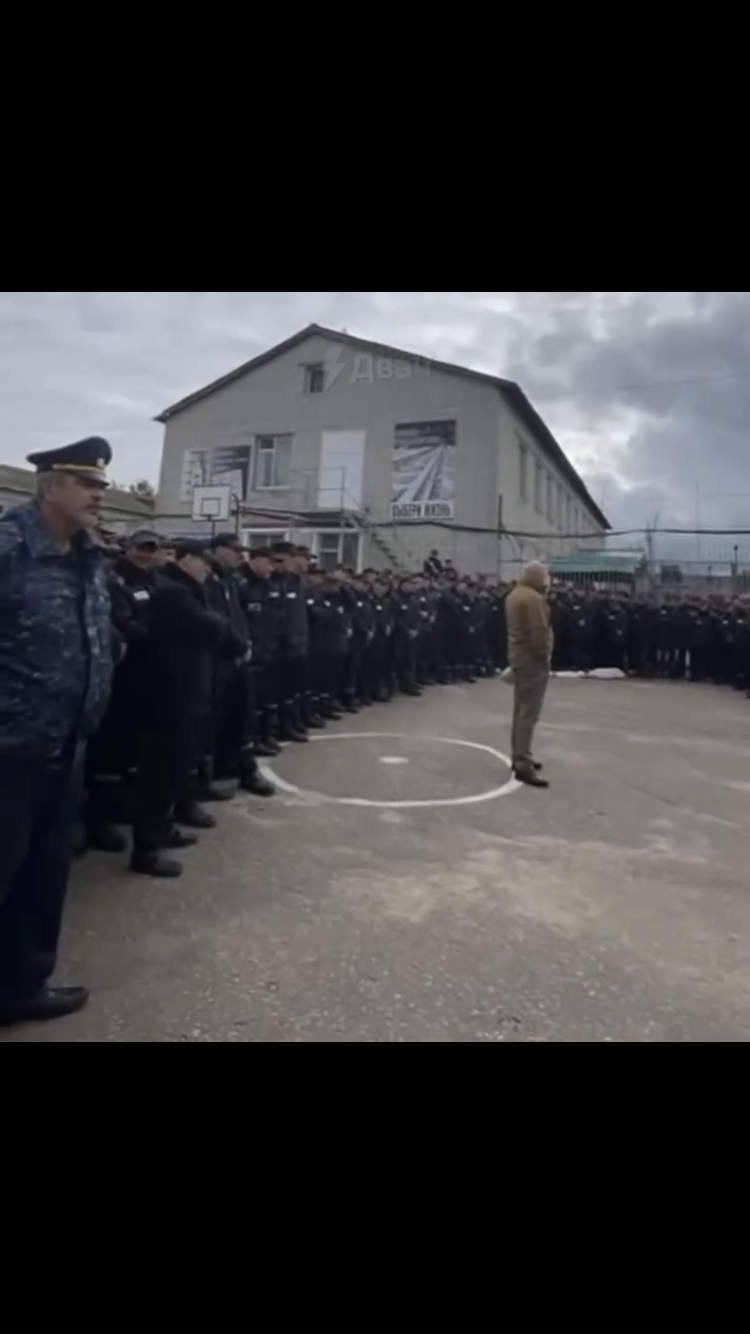 Ответ на пост «Появилось видео, на котором Евгений Пригожин вербует зеков в  ЧВК Вагнер» | Пикабу