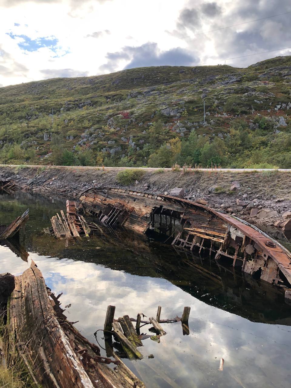 Continuation of the post Journey to Teriberka - My, The photo, Nature, Russia, The nature of Russia, The rocks, Waterfall, Teriberka, Sea, River, Lake, Sky, Shore, Mobile photography, Murmansk region, Berries, Landscape, beauty, Travels, Travel across Russia, Reply to post, Longpost, beauty of nature