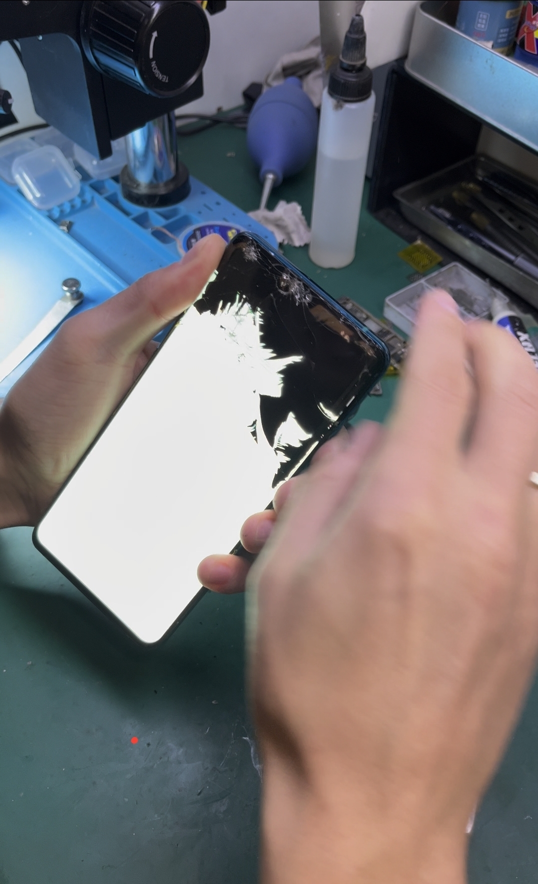 Ultra-fast glass replacement for Xiaomi mi note 10pro. - My, Moscow, Ремонт телефона, Glass replacement, Xiaomi, Humor, Screen replacement, GIF, Longpost, Mi Note 10