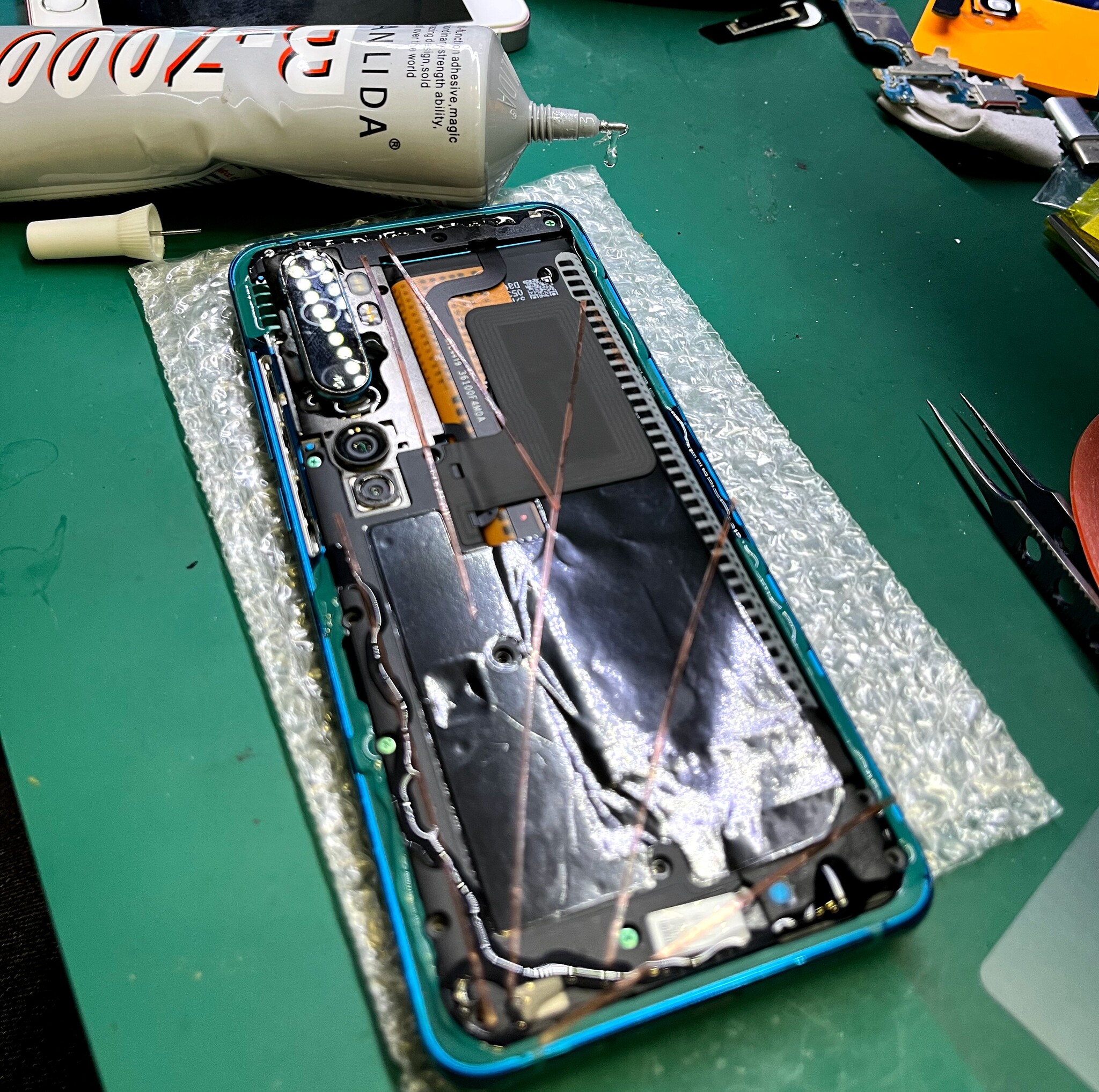 Ultra-fast glass replacement for Xiaomi mi note 10pro. - My, Moscow, Ремонт телефона, Glass replacement, Xiaomi, Humor, Screen replacement, GIF, Longpost, Mi Note 10