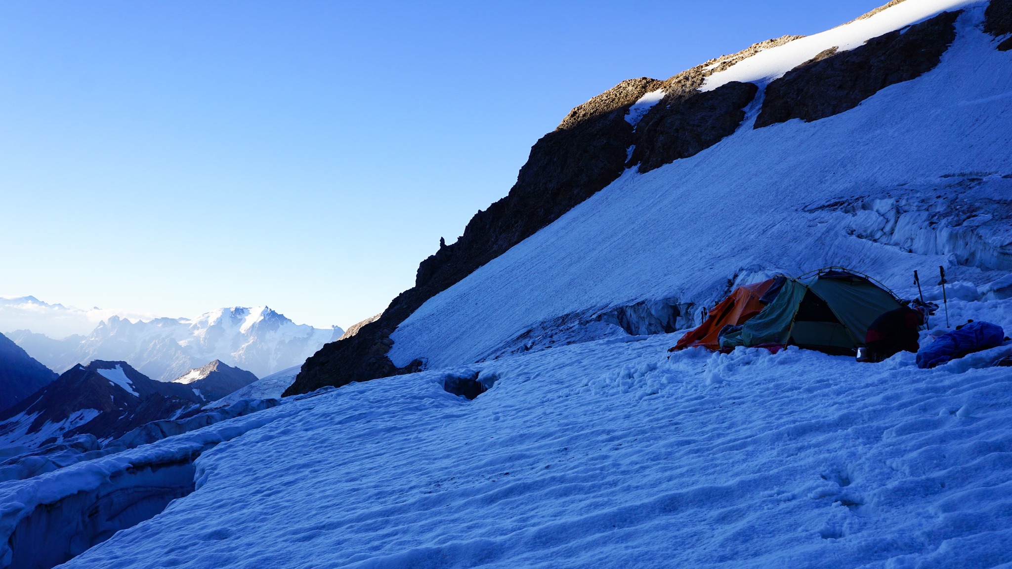 Caucasus-2020. 3+ Day eight: in the realm of ice, scree and technology - My, Mountain tourism, Tent, Hike, Tourism, Travels, Mountaineering, Caucasus, Summer, Vacation, Extreme, Glacier, Camping, The rocks, Longpost, The mountains