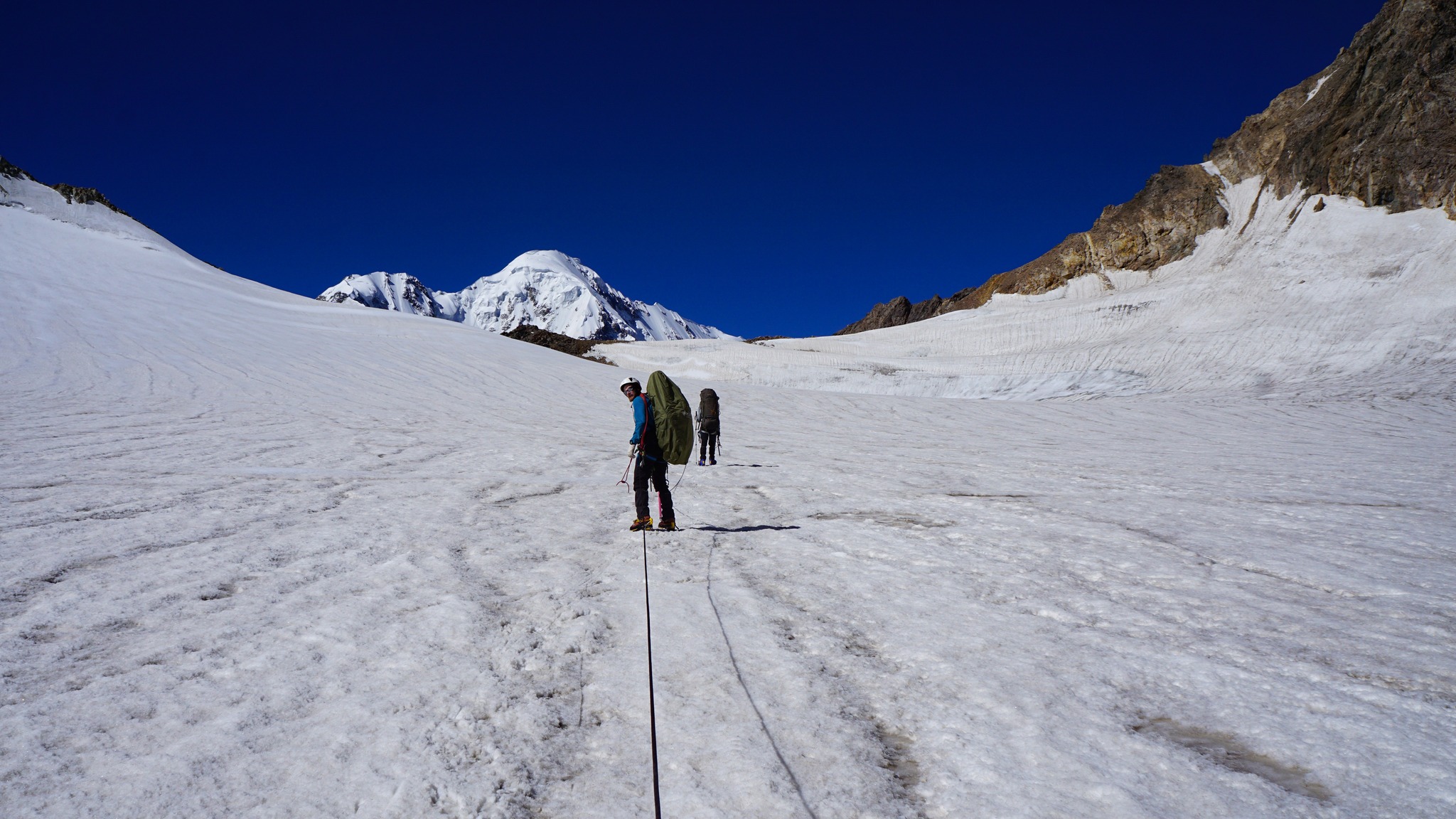 Caucasus-2020. 3+ Day eight: in the realm of ice, scree and technology - My, Mountain tourism, Tent, Hike, Tourism, Travels, Mountaineering, Caucasus, Summer, Vacation, Extreme, Glacier, Camping, The rocks, Longpost, The mountains