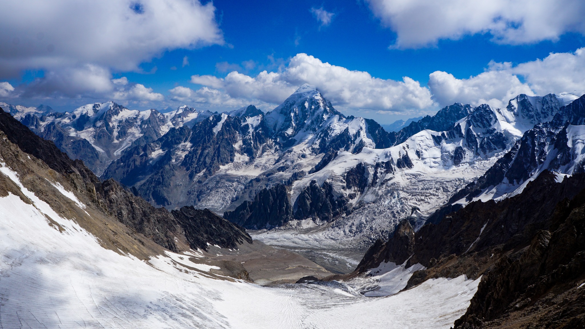 Caucasus-2020. 3+ Day eight: in the realm of ice, scree and technology - My, Mountain tourism, Tent, Hike, Tourism, Travels, Mountaineering, Caucasus, Summer, Vacation, Extreme, Glacier, Camping, The rocks, Longpost, The mountains