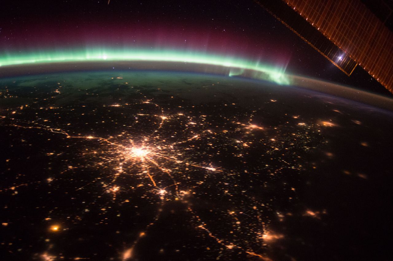 Northern Lights and Moscow from the ISS - Space, Polar Lights, ISS, The photo