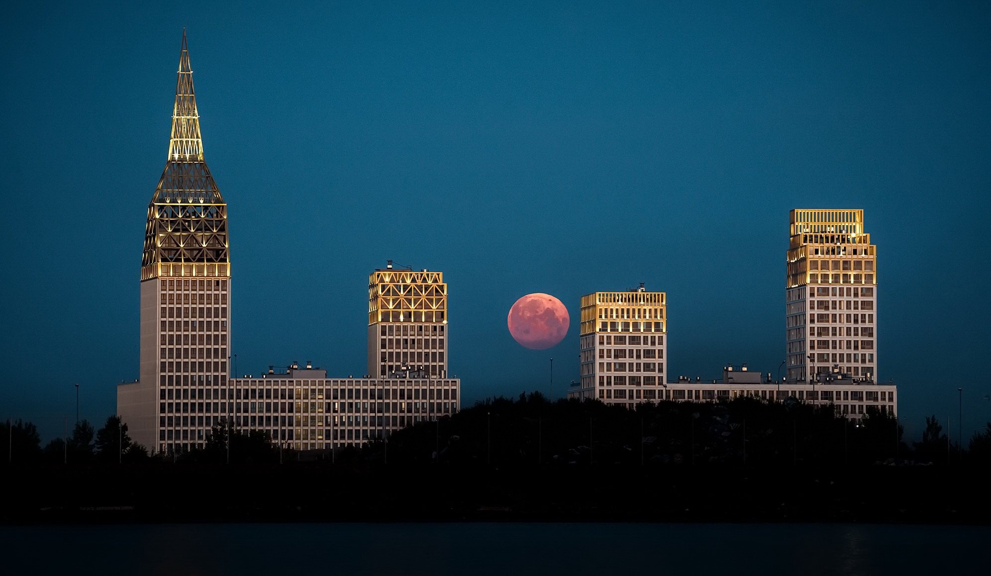 St. Petersburg: Sun and Moon - The photo, Saint Petersburg, The sun, moon