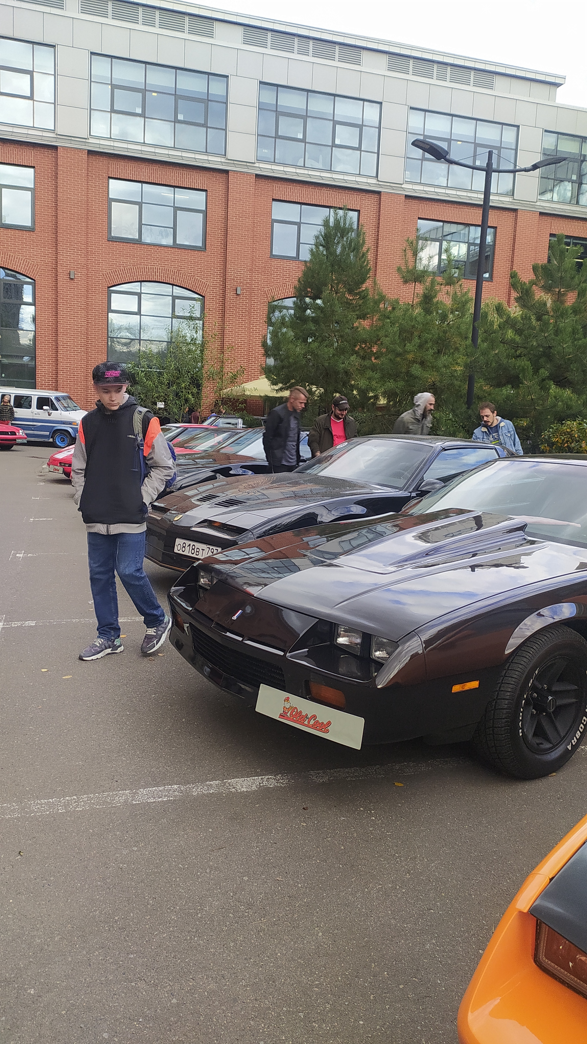 OldsCoolShow 2022 в Москве на территории завода Арма - Muscle car, Мустанг, Cadillac, Chevrolet, Москвич, АвтоВАЗ, Торино, Ford torino, Ретро, Ретроавтомобиль, Ретротехника, Длиннопост, Импала