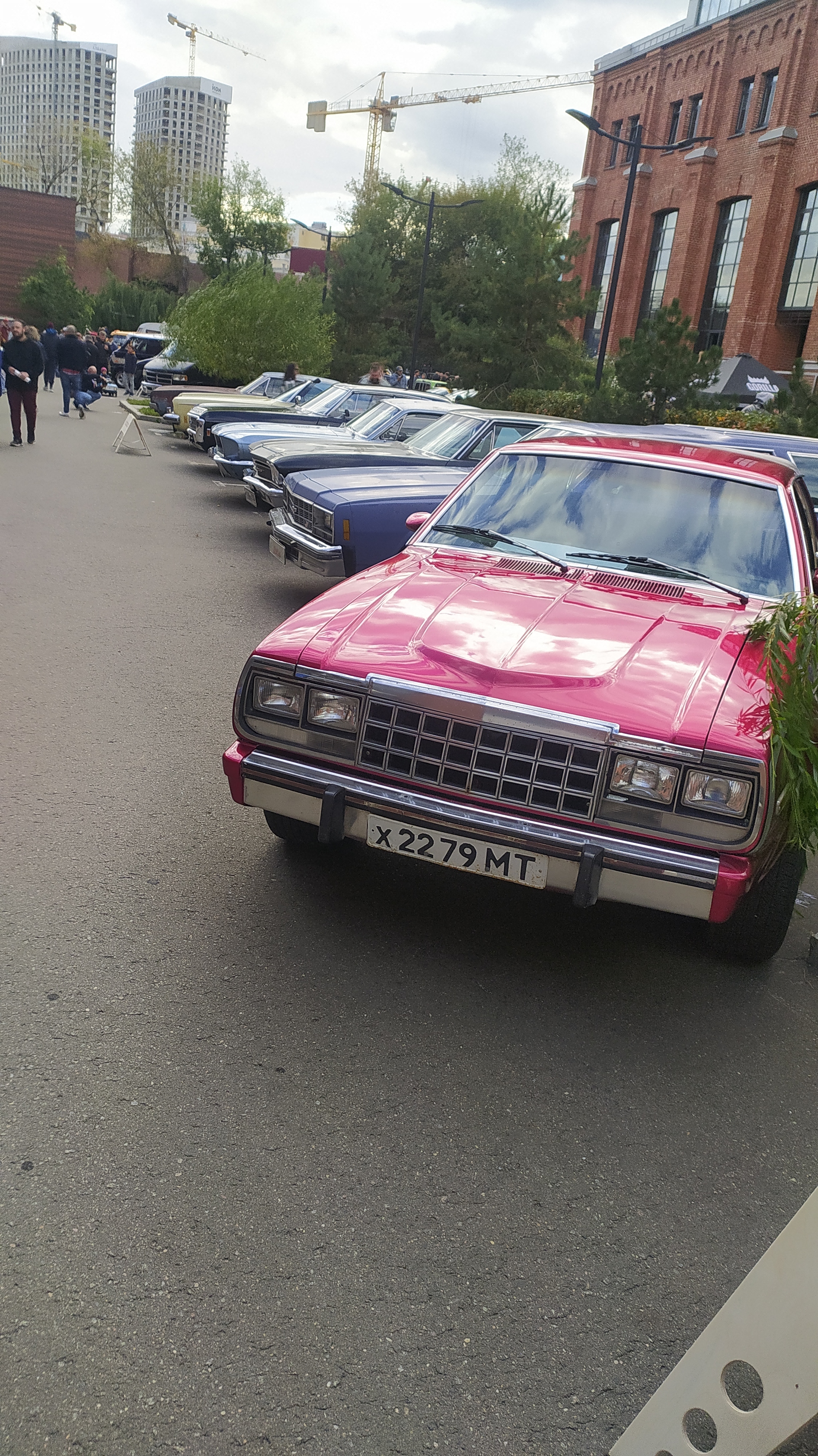 OldsCoolShow 2022 в Москве на территории завода Арма - Muscle car, Мустанг, Cadillac, Chevrolet, Москвич, АвтоВАЗ, Торино, Ford torino, Ретро, Ретроавтомобиль, Ретротехника, Длиннопост, Импала