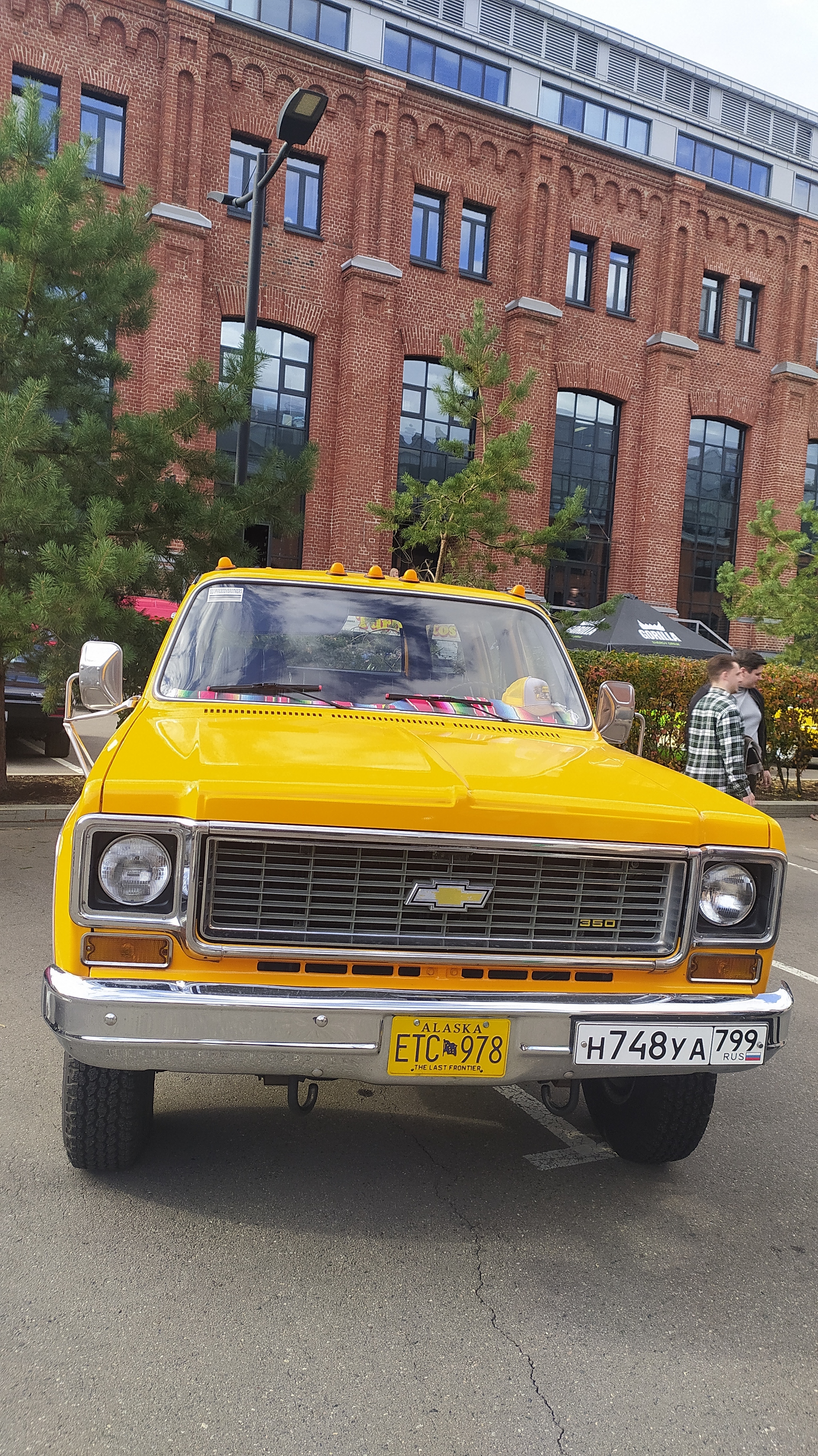 OldsCoolShow 2022 в Москве на территории завода Арма - Muscle car, Мустанг, Cadillac, Chevrolet, Москвич, АвтоВАЗ, Торино, Ford torino, Ретро, Ретроавтомобиль, Ретротехника, Длиннопост, Импала