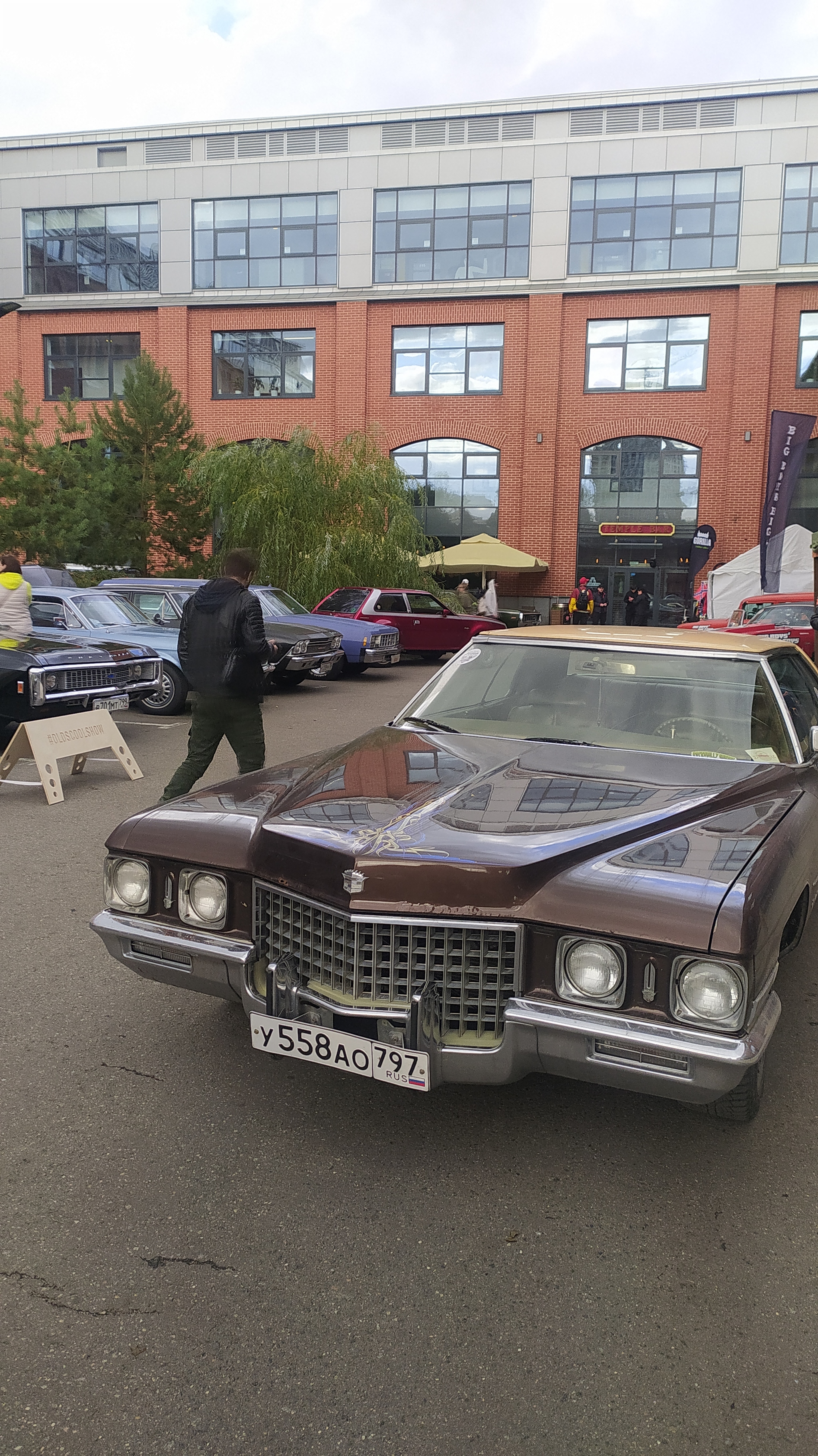 OldsCoolShow 2022 в Москве на территории завода Арма - Muscle car, Мустанг, Cadillac, Chevrolet, Москвич, АвтоВАЗ, Торино, Ford torino, Ретро, Ретроавтомобиль, Ретротехника, Длиннопост, Импала