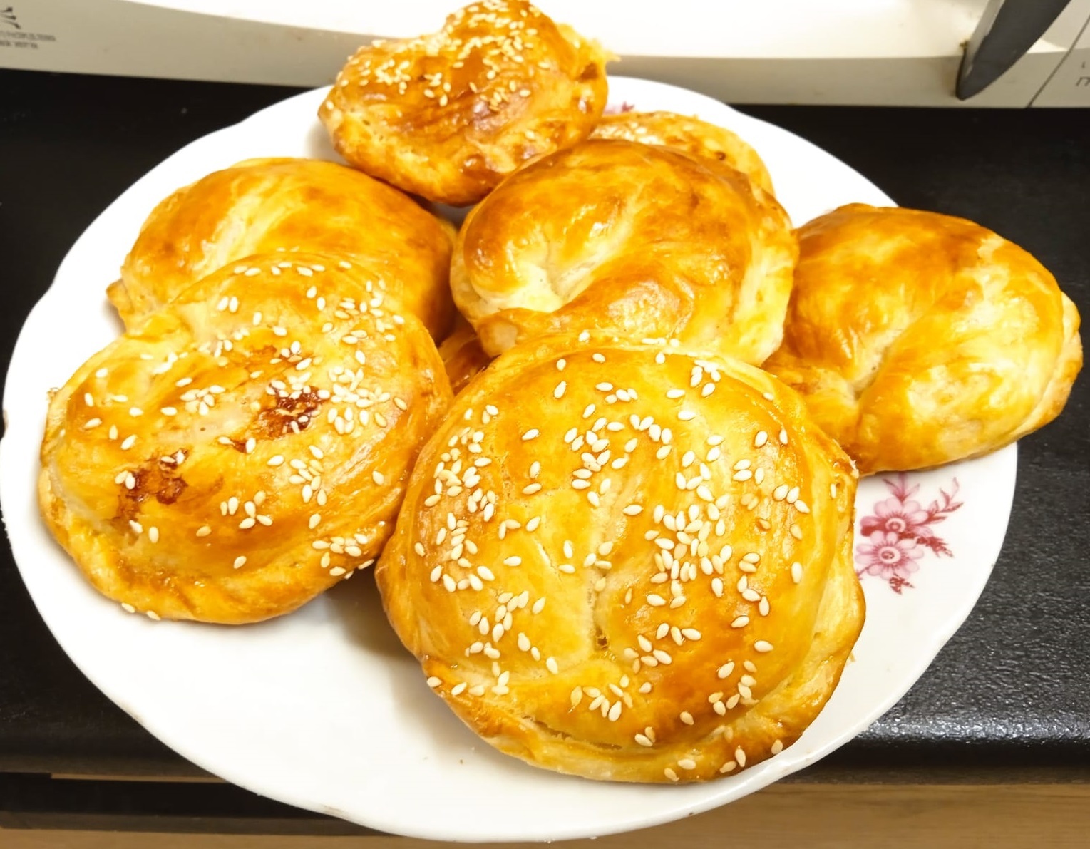 But to whom puff pies! - My, Bakery products, Cooking, Snack, Recipe, Pies, Longpost, Puff pastry