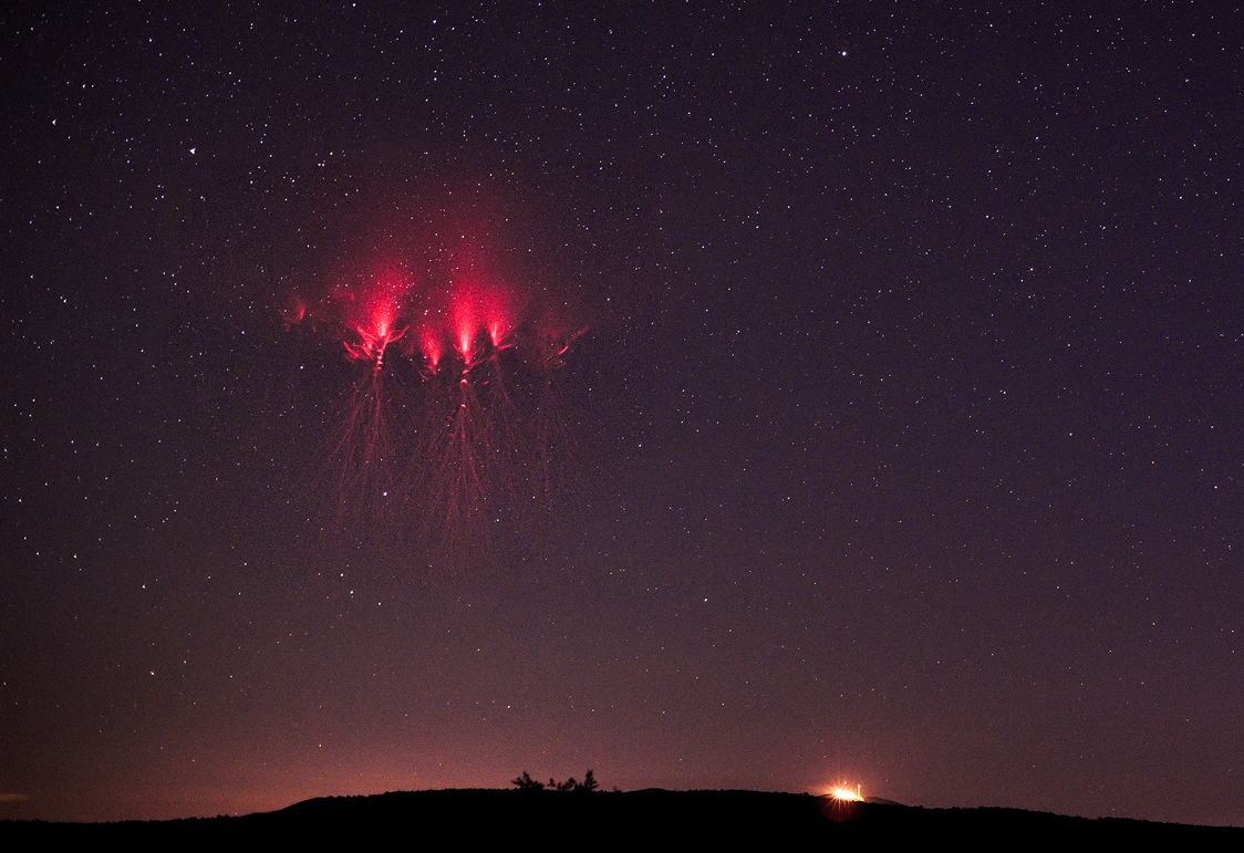 Sprites, Elves and Blue jets are rare lightning in the upper atmosphere - Red sprites, Elves, Jet, Lightning, Mesosphere, Planet Earth, Video, Longpost, Atmospheric phenomenon