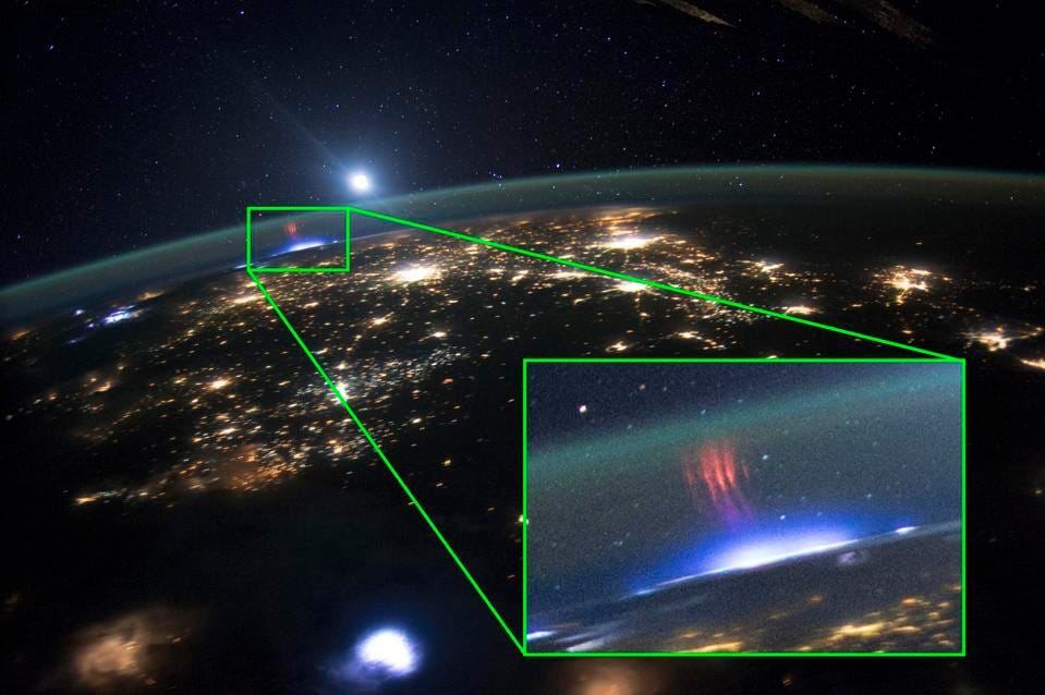 Sprites, Elves and Blue jets are rare lightning in the upper atmosphere - Red sprites, Elves, Jet, Lightning, Mesosphere, Planet Earth, Video, Longpost, Atmospheric phenomenon