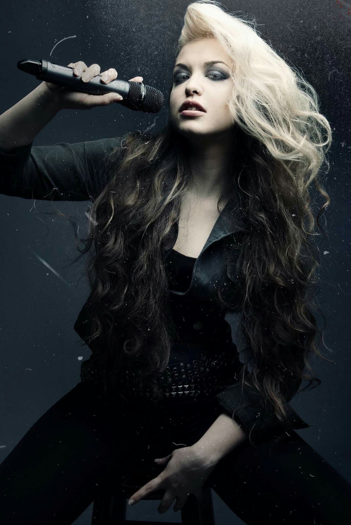 THE AGONIST, a worthy MELODIC DEATH METAL/METALCORE band with female vocals, from where Alissa White-Gluz (ARCH ENEMY) gave up! - Good music, Metal, Melodic death metal, Metalcore, Video, Youtube, Longpost, The Agonist