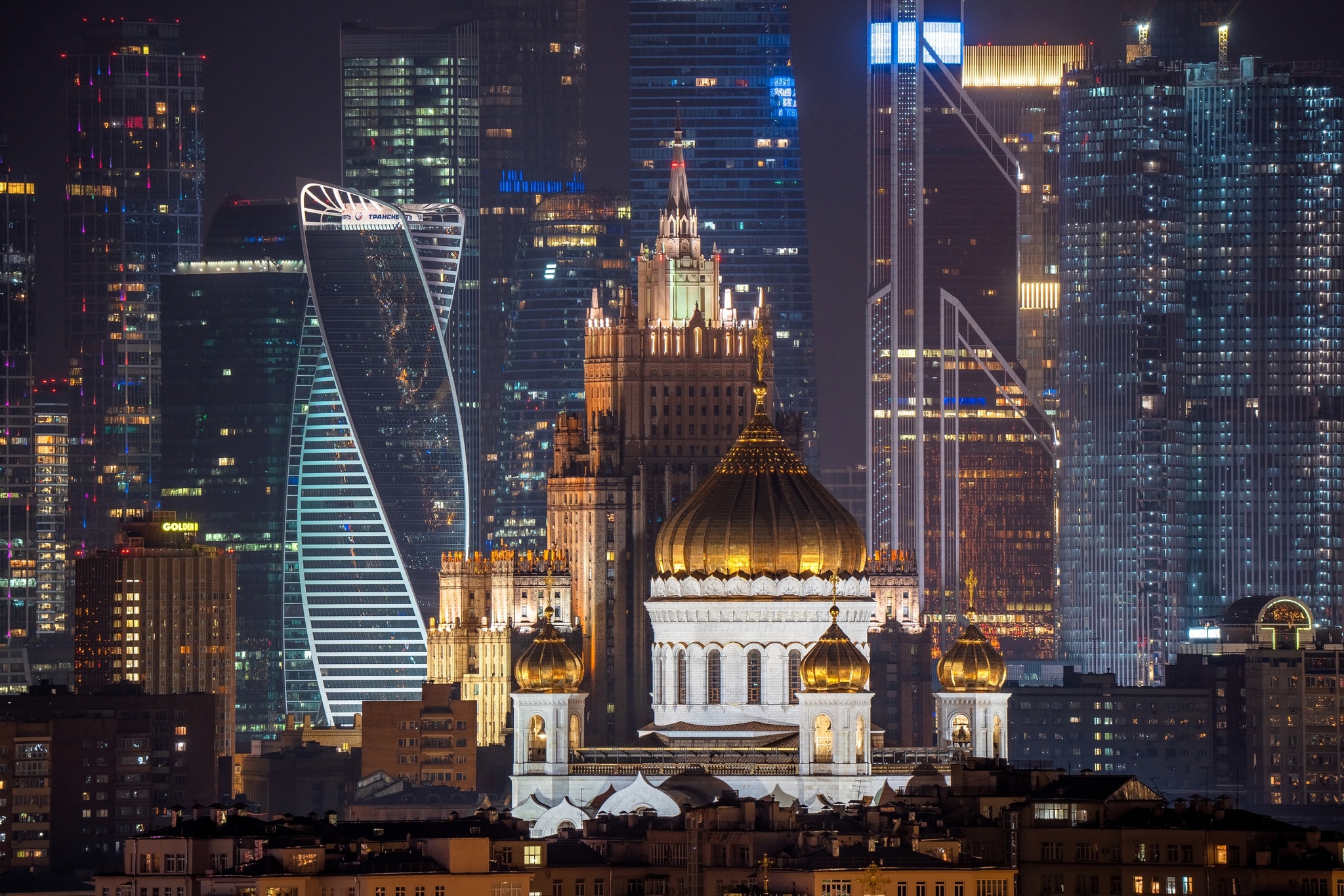 Contrasts of architectural eras - My, Moscow, The photo, Town, Landscape, Night city, Moscow City, Contrast, Architecture