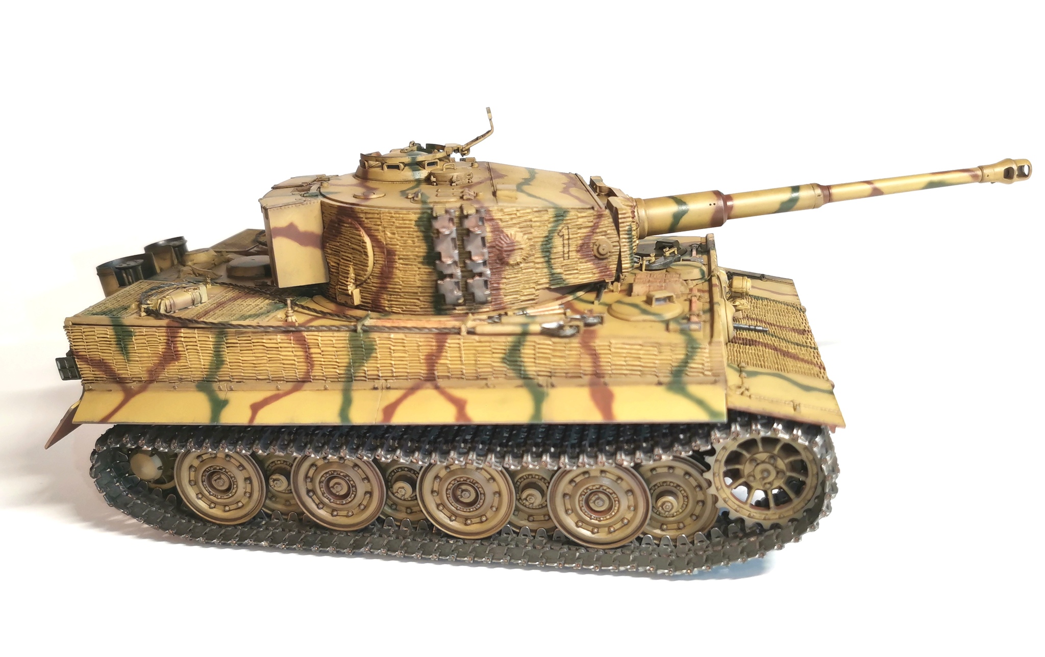 German heavy tank Pz.Kpfw.VI Ausf.E Tiger, 1:35, Dragon - My, Stand modeling, The Second World War, Tiger, 1:35, The Dragon, Tanks, Longpost