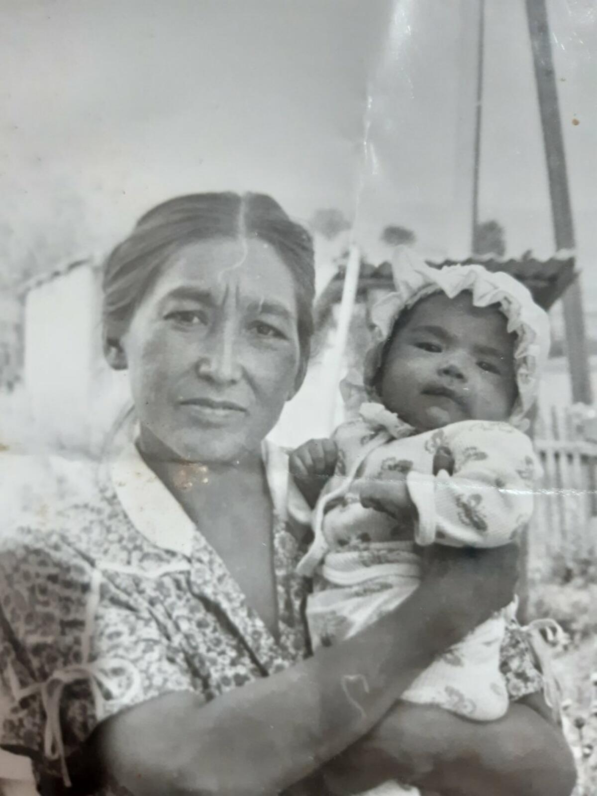 Mom and I - Mum, Old photo, A wave of posts