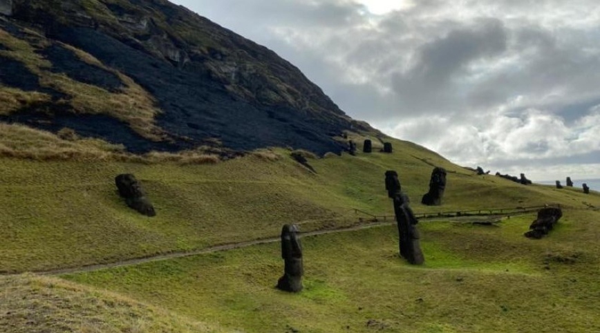 Stone idols on Easter Island damaged by fire - Text, The photo, Longpost, Fire, Easter Island, Idol, Chile, Pacific Ocean