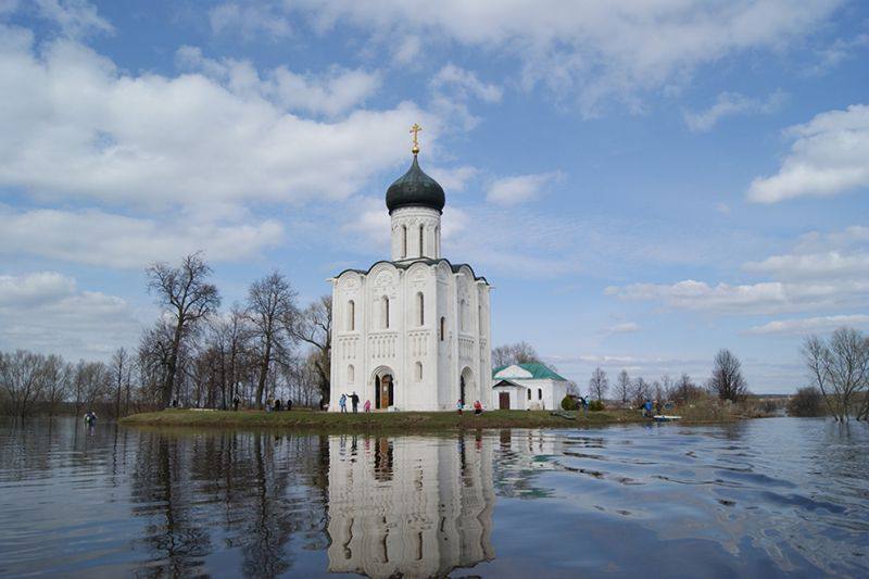 historical values - Temple, Vladimir region, Cover on the Nerl, The photo