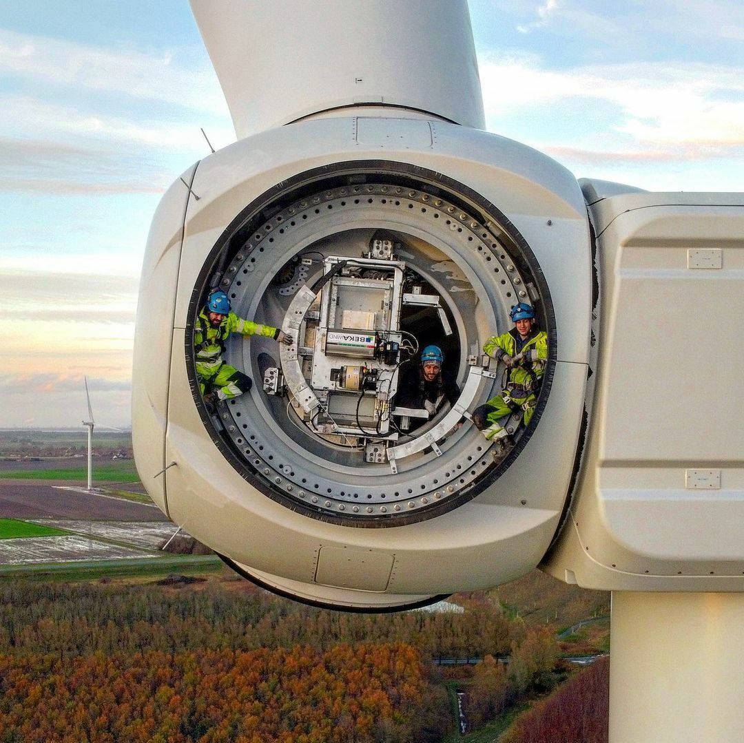 Inside the wind turbine - Wind generator, How is it done