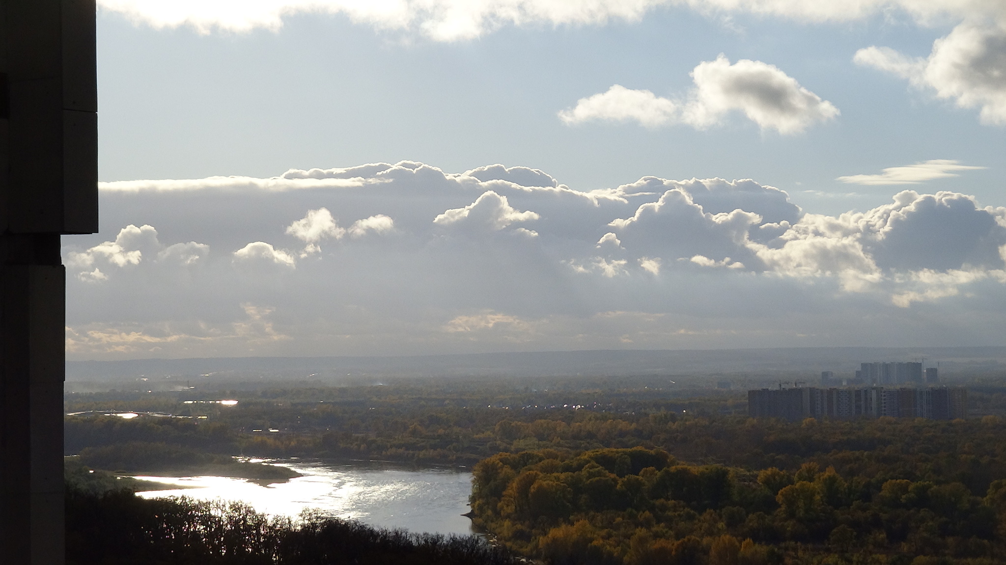 The city of ufa .sunset 08 10 2022. autumn colors - My, Bashkortostan, Blog, Southern Urals, The nature of Russia, The sun, Sky, Evening, Clouds, Bloggers, Autumn, Sunset, River, Weather, Climate, Birch, Rowan, Video, Longpost