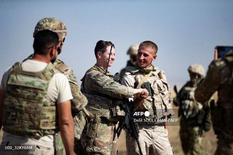 American and Russian soldiers took a photo together - US Army, Syria, Turkey, The photo, Longpost