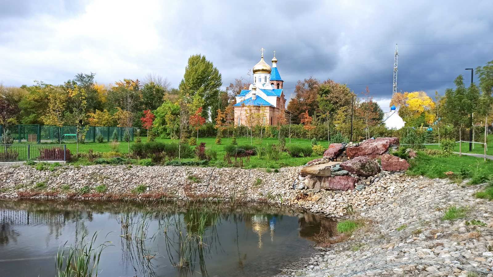 Saratov. Square M. Raskova - My, Saratov, Nature, The park, beauty, Square, Autumn, Tree, Grass, Leaves, Russia, Longpost