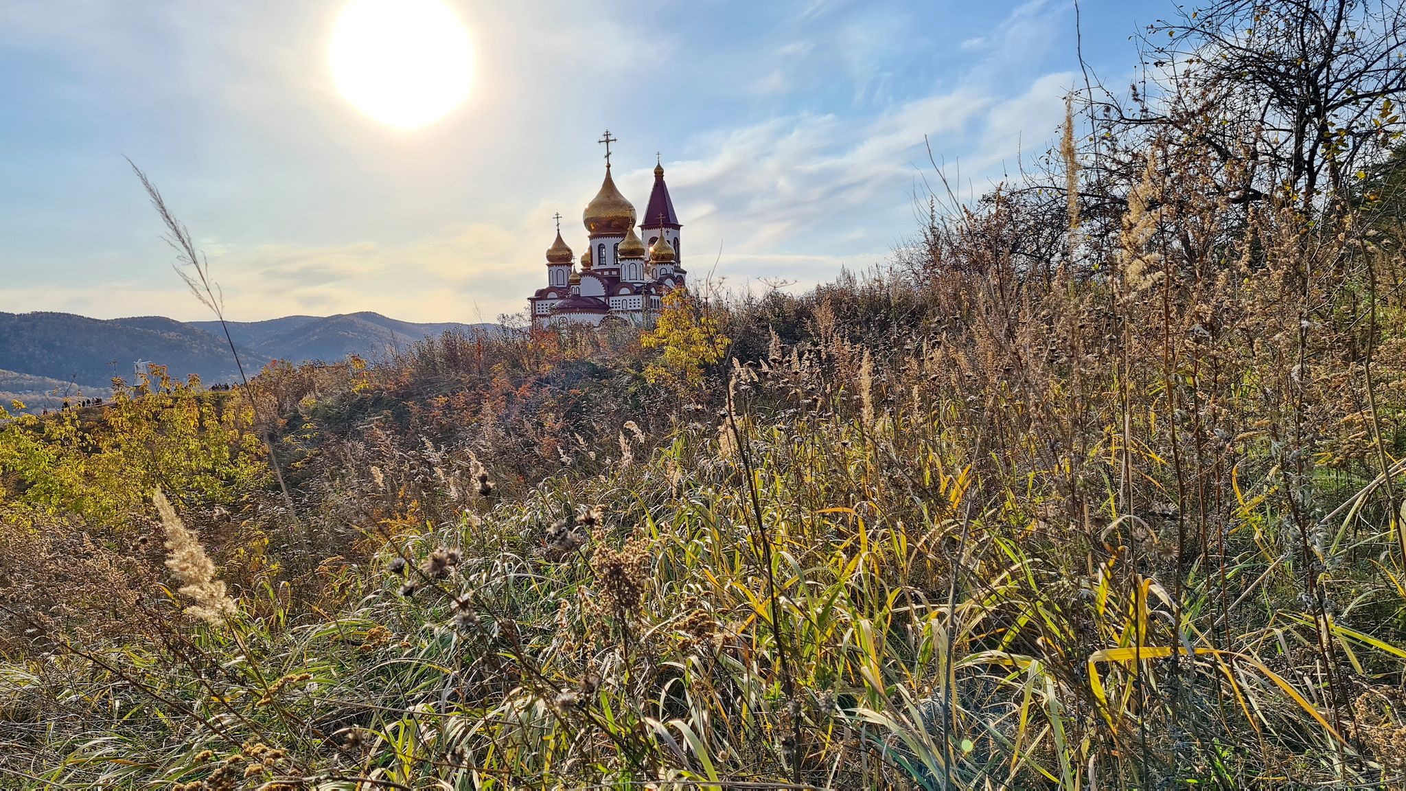 Today was a warm day - My, The photo, Krasnoyarsk, Siberia, Autumn, Mood, Temple, Sculpture, Sunday, Longpost