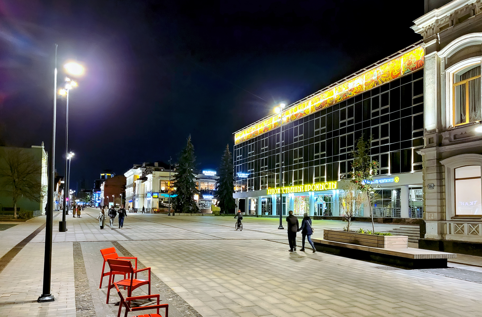 Bolshaya Pokrovskaya at night (Nizhny Novgorod) - My, Nizhny Novgorod, Bolshaya Pokrovskaya, Night, Building, Backlight, Longpost