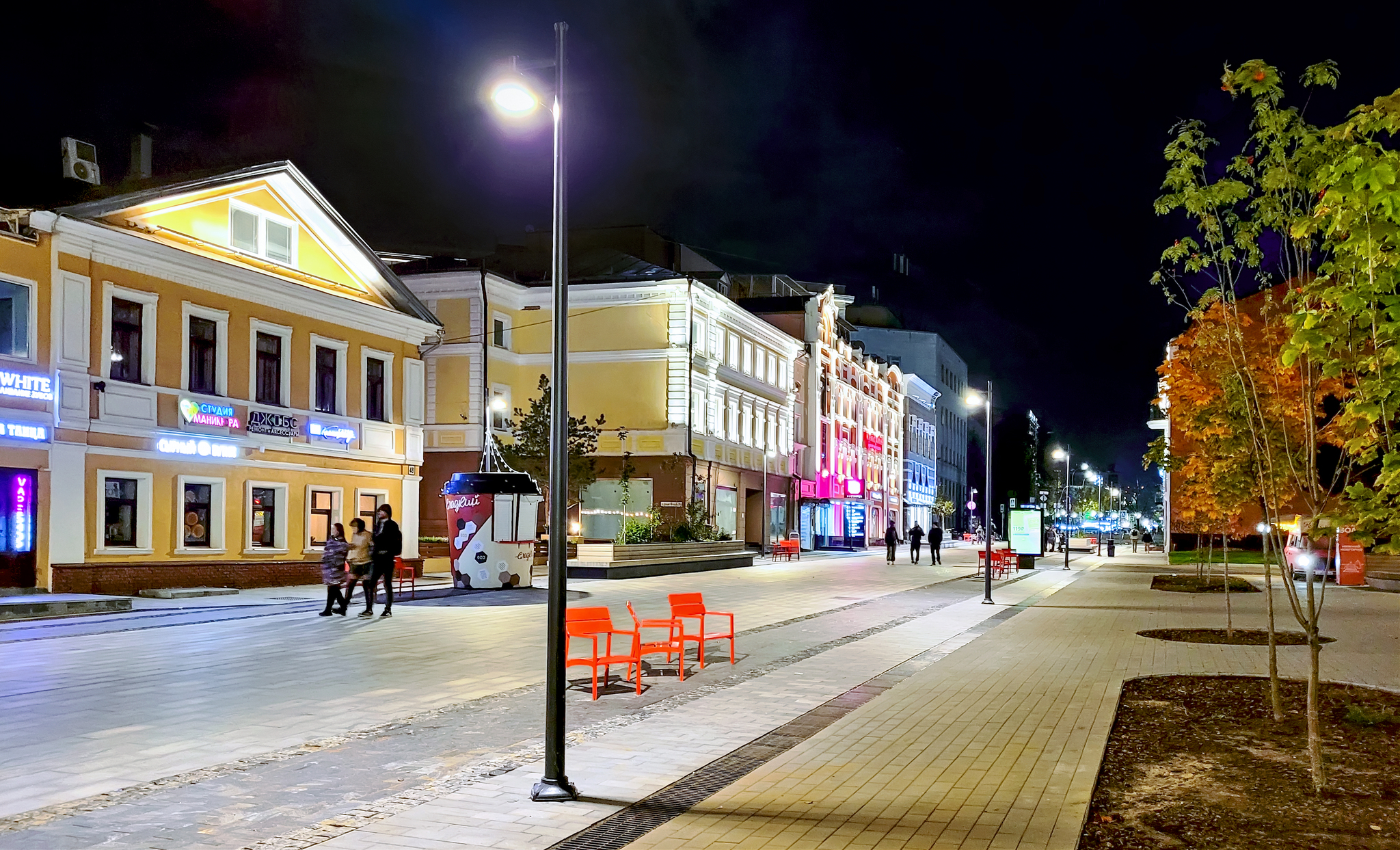 Bolshaya Pokrovskaya at night (Nizhny Novgorod) - My, Nizhny Novgorod, Bolshaya Pokrovskaya, Night, Building, Backlight, Longpost