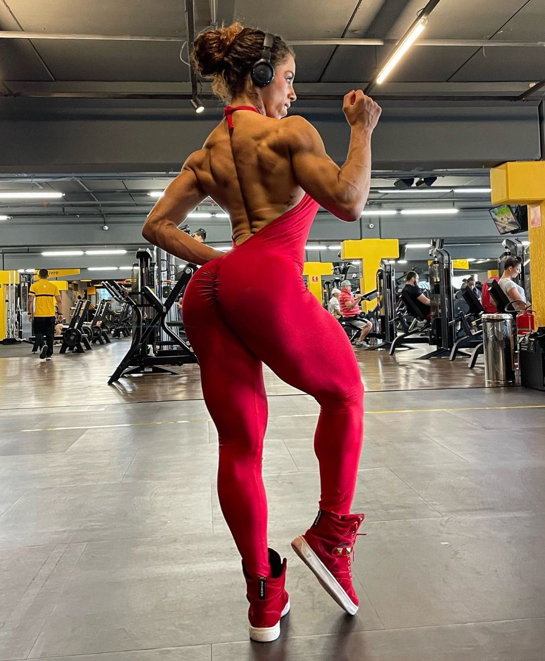 Carol Alves - NSFW, Brazil, Wellness, Sports girls, Bodybuilders, Girls, Body-building, Strong girl, Fitness, Booty, Curls, Video, Vertical video, Longpost, Karol Alves