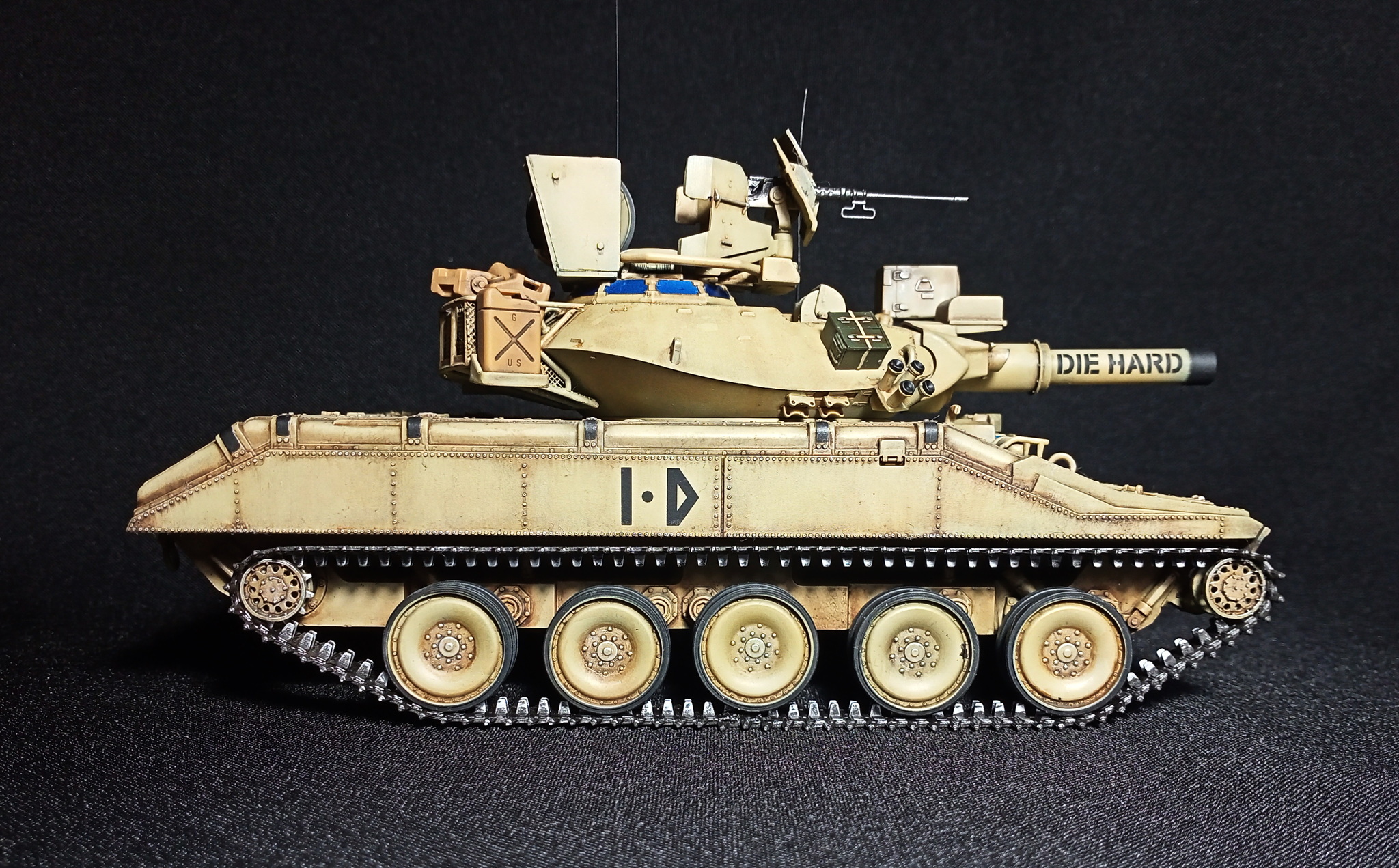 Light tank with a large caliber. M551A1 Sheridan - My, Modeling, Stand modeling, Prefabricated model, Miniature, With your own hands, Needlework without process, Story, Scale model, Collection, Collecting, USA, Tanks, Cold war, Armored vehicles, Technics, Military equipment, Sheridan, Desert Storm, Interesting, Video, Longpost