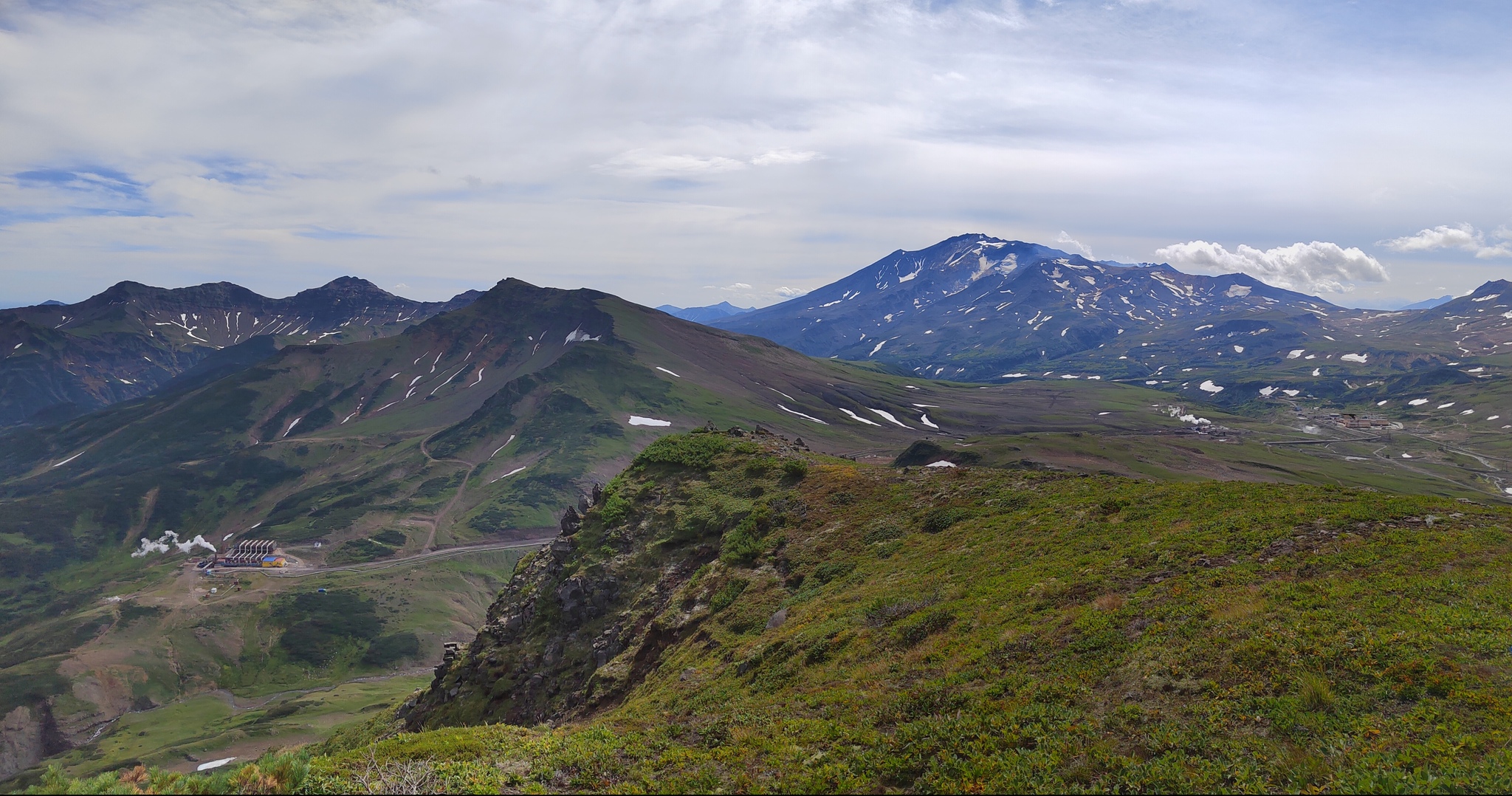 Sopka Long. Neighborhood of Mutnovskaya station. Kamchatka - My, Kamchatka, Petropavlovsk-Kamchatsky, Mutnovskaya GeoES-1, Volcano, Gorely Volcano, Vilyuchinsky volcano, The mountains, Hike, Hills, Vertex, Nature, Travels, Travel across Russia, Longpost