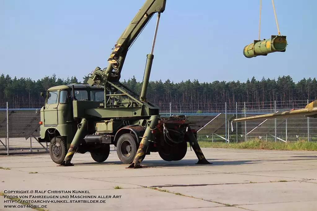 IFA W50 ADK(Autodrehkran) 70 NVA(People's National Army of the GDR) - My, GDR, Truck crane, Ifa, Longpost