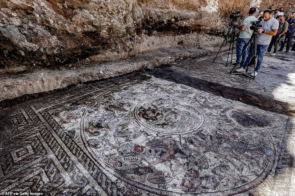 Mosaic depicting Trojan War found in Syria - My, Archeology, Trojan War, Mosaic, Syria, Archaeologists, Archaeological excavations, Longpost