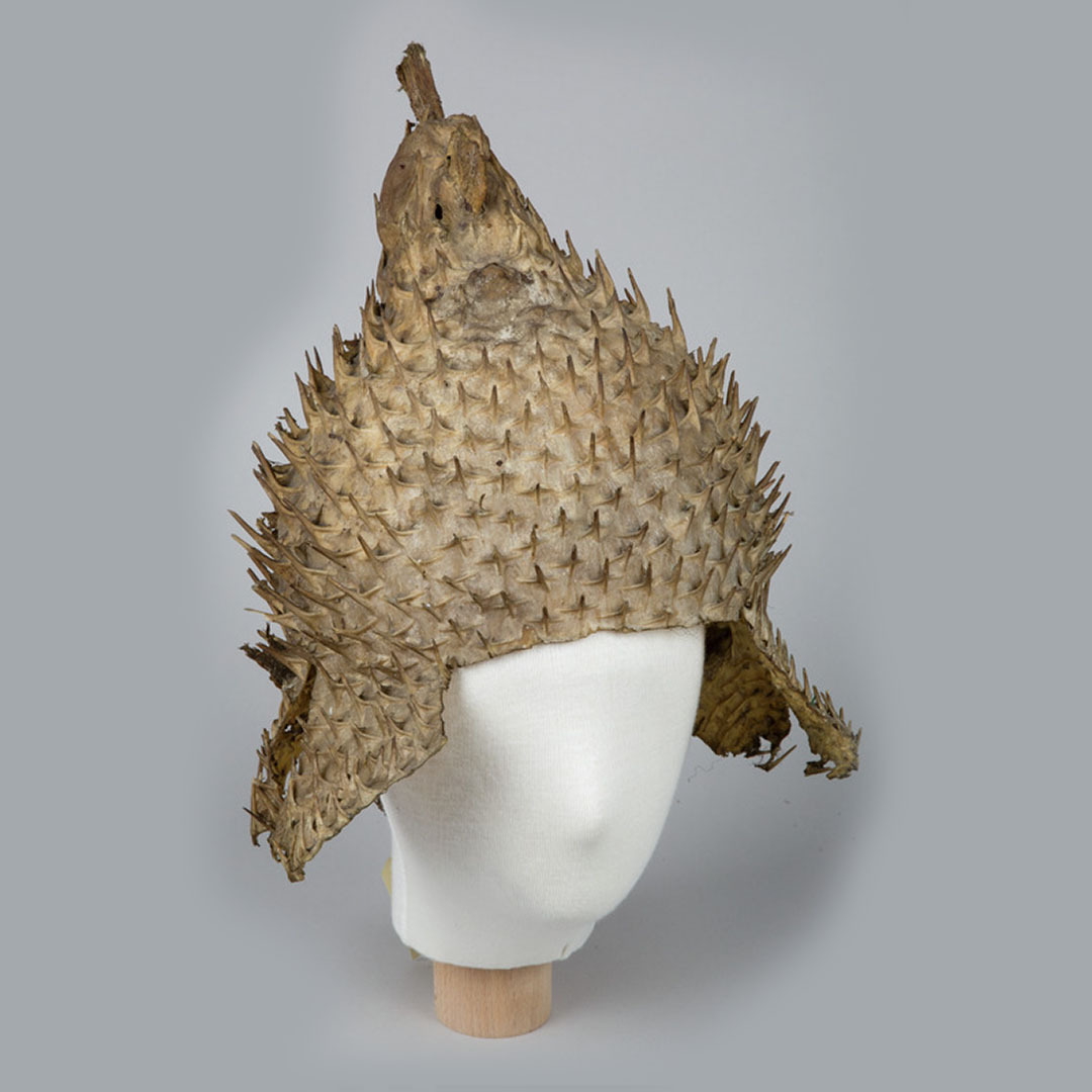 The bib is made of coconut, and the helmet is made of fish.В Armor of the Pacific Island Culture of Kiribati - My, Story, Pacific Ocean, Weapon, Longpost