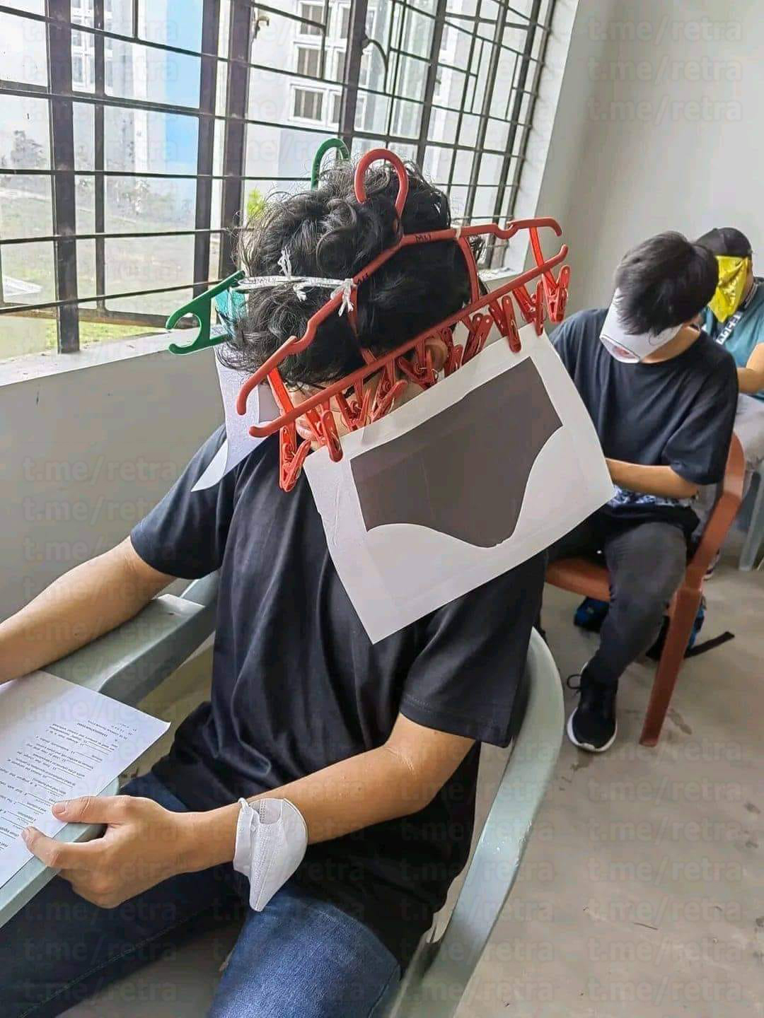 College students in the Philippines are required to wear 'anti-cheating hats' to their exams that would block them from seeing other than their desk - Philippines, Students, Studies, Exam, Hat, Creative, Humor, Longpost