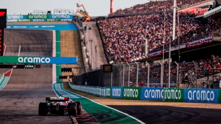 Not today, silver cowboy - Автоспорт, Formula 1, Race, Takeoff, Austin, Texas, USA, Red bull, Mercedes, Max Verstappen, Lewis Hamilton, Charles Leclerc, Carlos Sainz, George Russell, Sebastian Vettel, 2022, World championship, Video, Youtube, Longpost