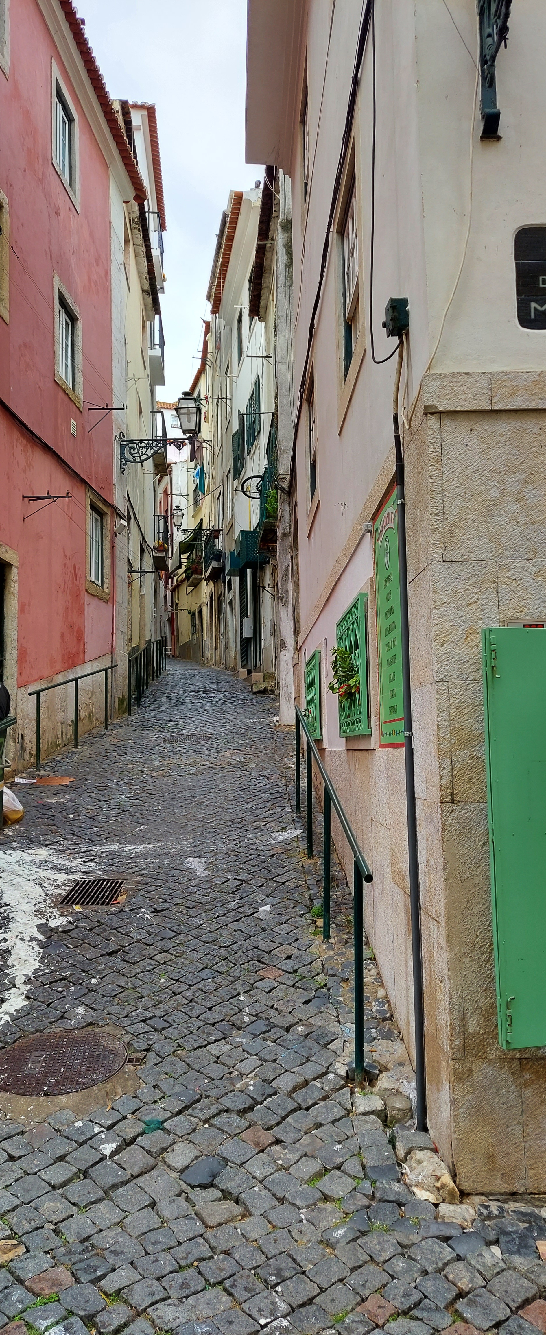 Dubious idea - My, sights, Lisbon, Architecture, Idea, Ceramics, The photo, Bad idea, Portugal, Travels, Abroad, Longpost