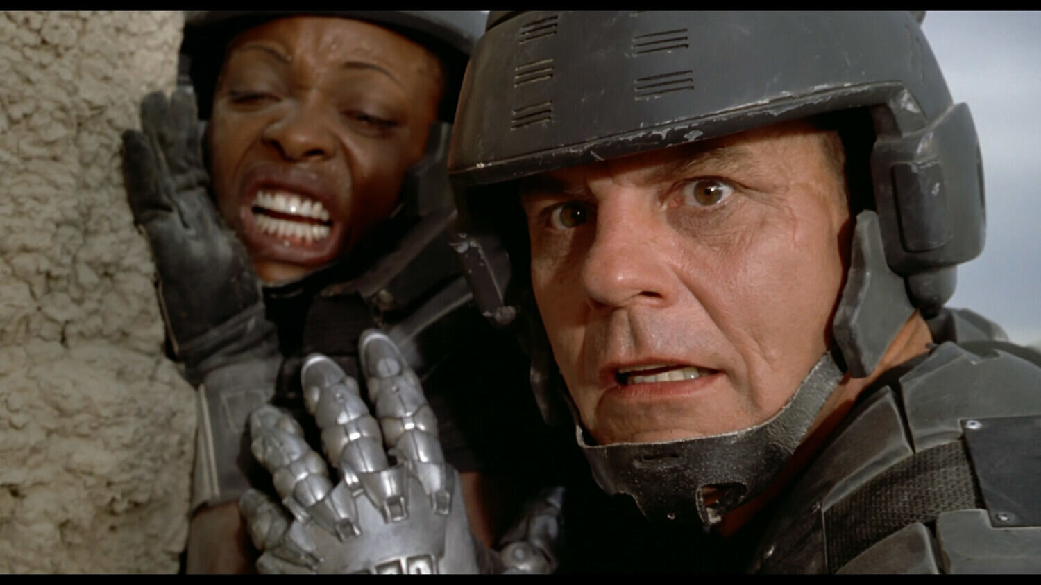 Starship Troopers (1997). Cult or Great Movie #39 That Unfairly Failed at the Box Office - My, What to see, I advise you to look, Actors and actresses, Hollywood, Nostalgia, Screenshot, Fantasy, Science fiction, Screen adaptation, Aliens, Space, Жуки, Insects, Classic, Paul Verhoeven, USA, Weapon, Longpost, Starship Troopers
