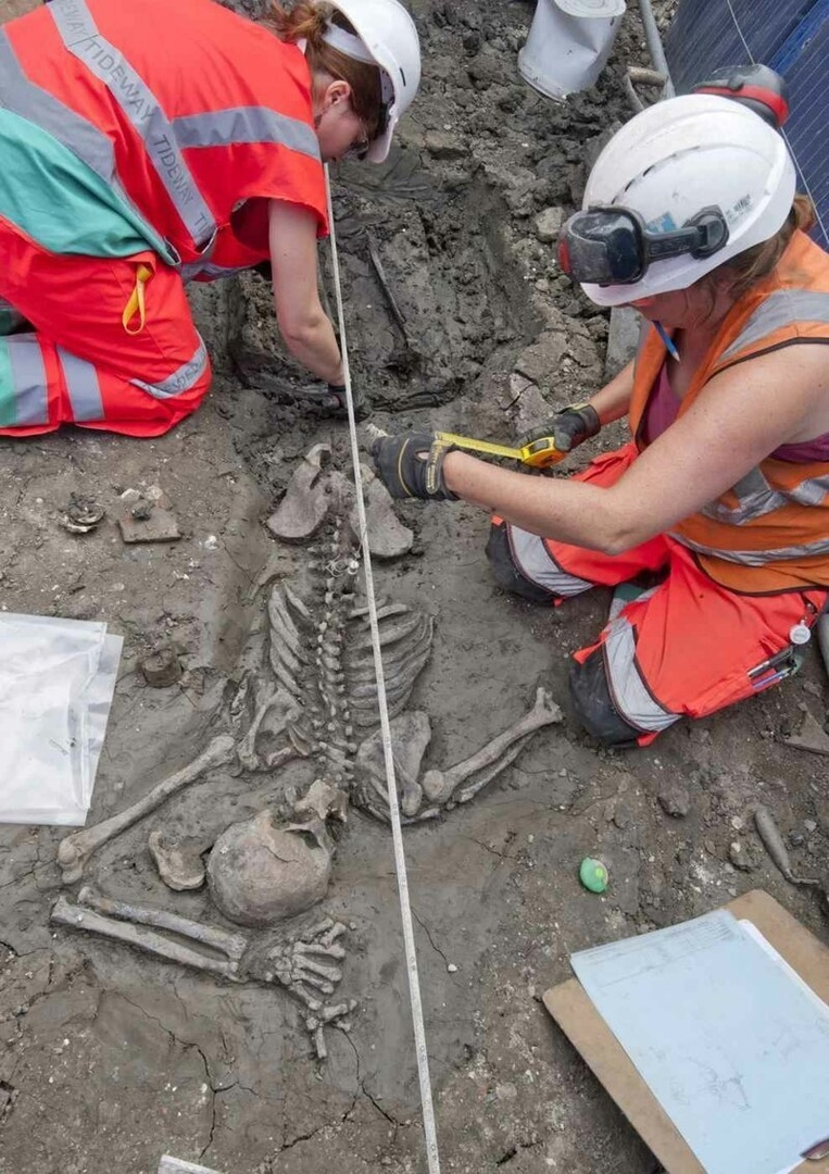 Five centuries at the bottom of the Thames. Riddle of the skeleton in boots. Series Window to the Past - My, Story, Archeology, Interesting, London, Longpost, Middle Ages