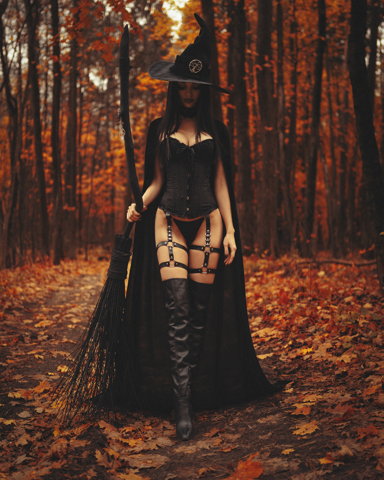 Hallowitch - NSFW, Моё, Девушки, Сексуальность, Декольте, Костюм, Ведьмы, Корсет, Метла, Длинные волосы, Хэллоуин